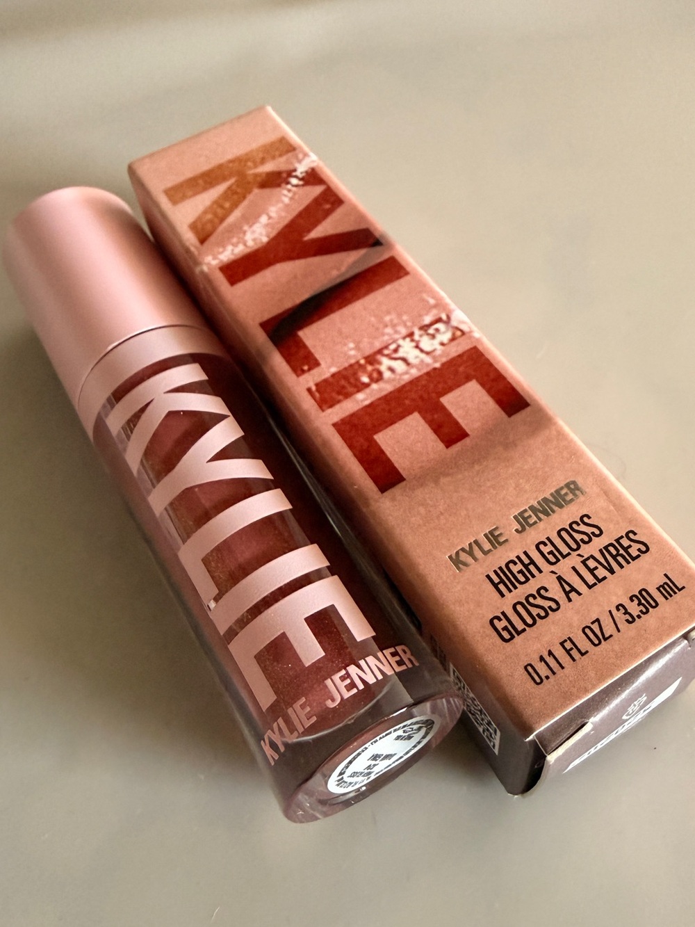 Kylie Jenner Damn Gina High Gloss 3.30 ml /.11 fl oz